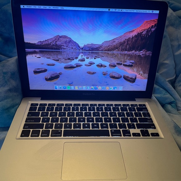 Selling a MacBook Pro in very good condition